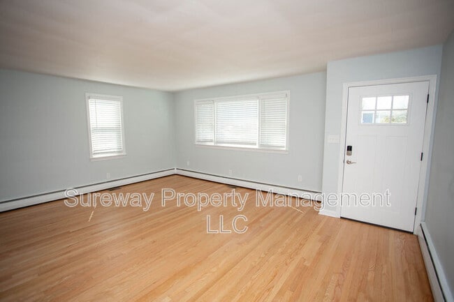 Building Photo - 196 Munger Ave