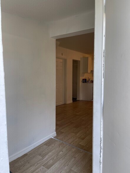 Building Photo - 8722 N Brooks St