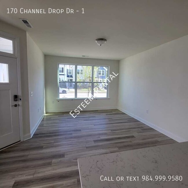 Building Photo - 170 Channel Drop Dr