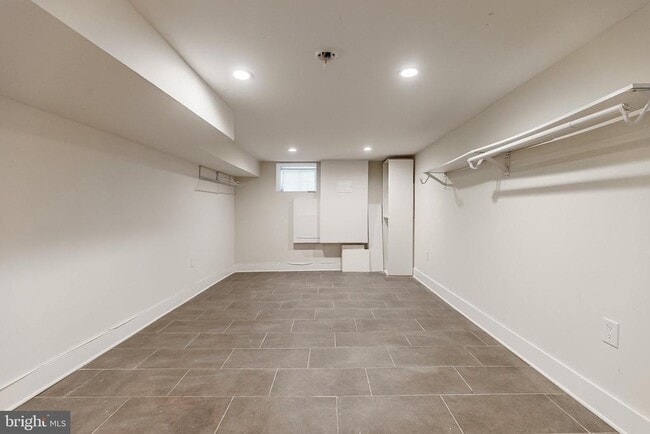 Building Photo - 1331 S Dover St