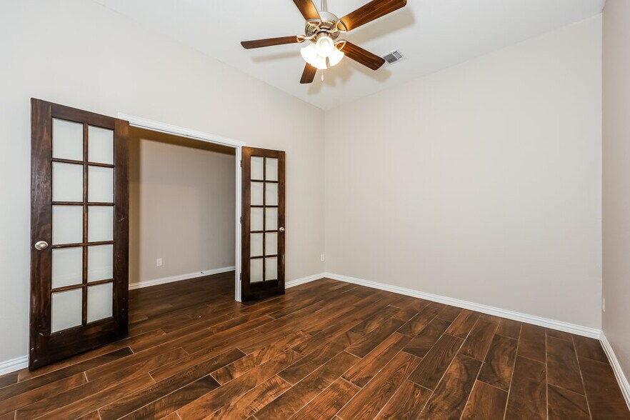 Building Photo - 220 Watson St