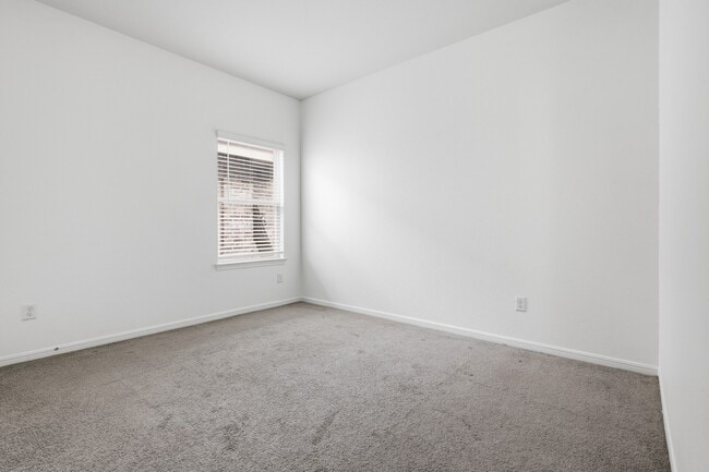 Building Photo - 6444 Wenlock Dr