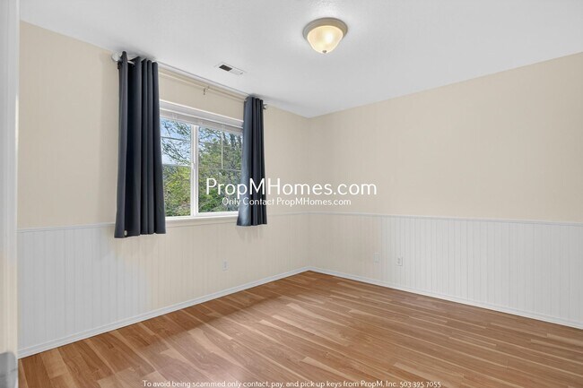 Building Photo - Gorgeous Updated Home in Witch Hazel!