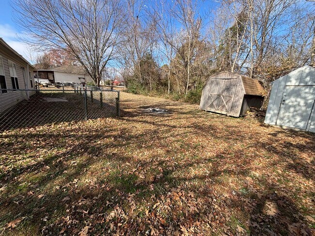 Building Photo - 3 Bedroom 2 Bathroom House for Rent in Lincoln, Arkansas!