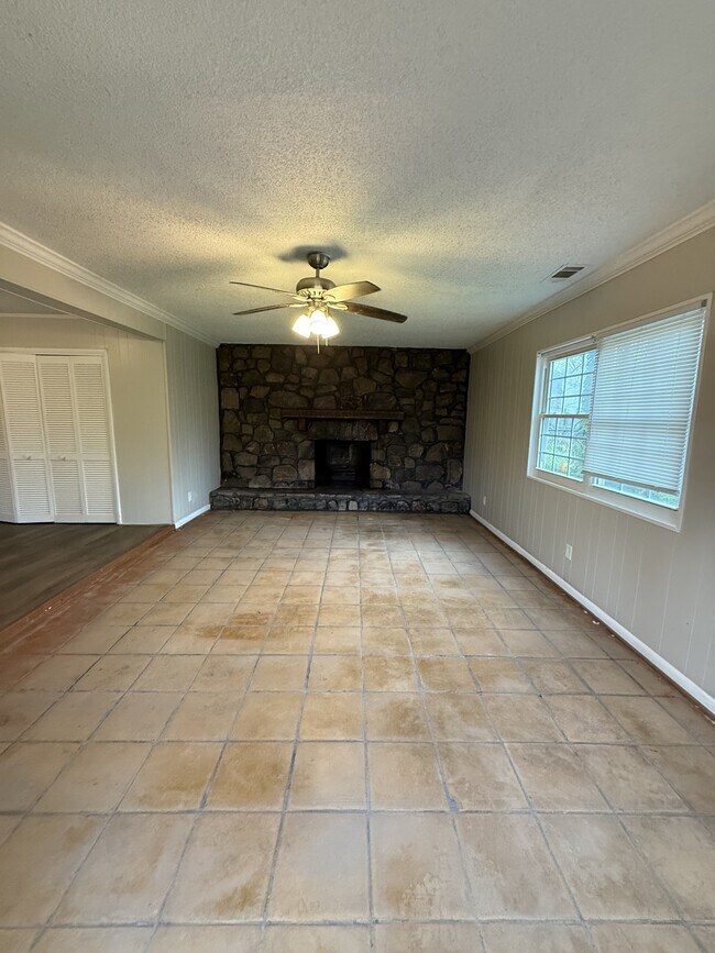 Building Photo - 537 Grant St