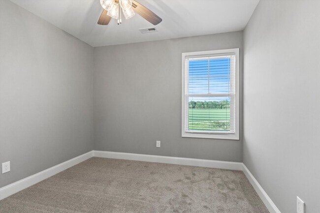 Building Photo - MOVE IN Special....1st Month's Rent Free!!!