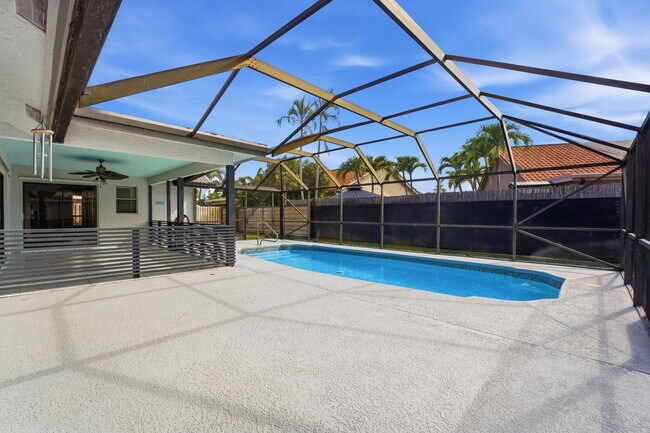 Building Photo - 9284 Laurel Green Dr