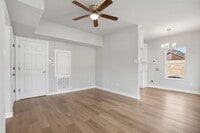 Building Photo - 1115 Hogan St