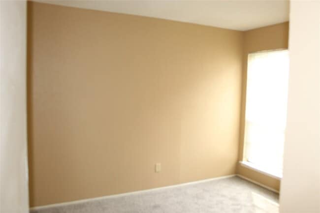 Building Photo - 2834 Hollandale Ln