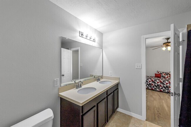 Building Photo - 3927 Candle Gate Ln