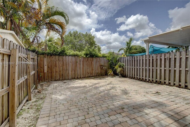 Building Photo - 7341 NW 174th Terrace