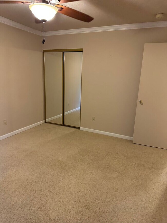 Building Photo - Beautifully maintained home located in a desirable Anderson neighborhood