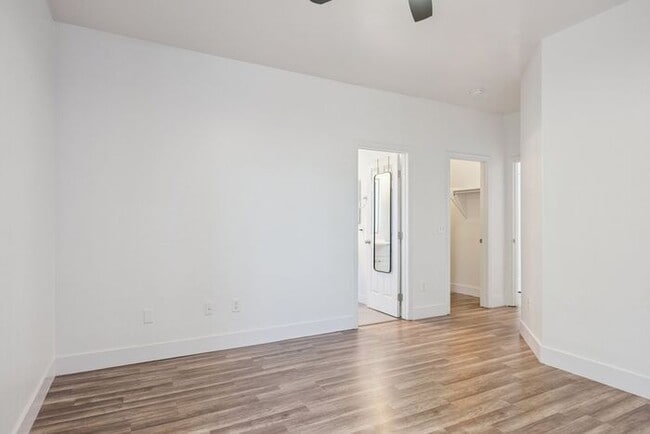 Building Photo - 10614 E Olla Ave