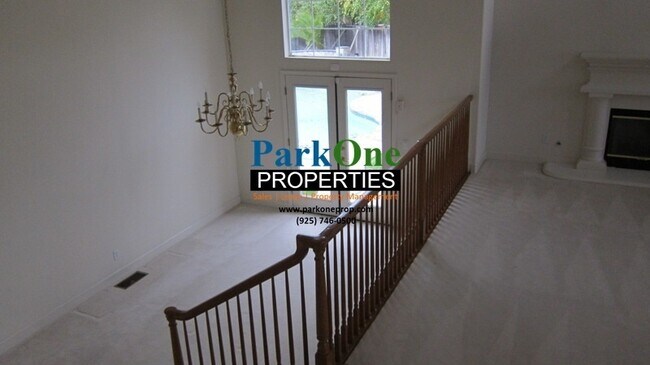 Building Photo - Large Danville Home with Pool