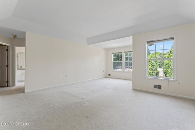 Building Photo - 5 Mulberry Ln