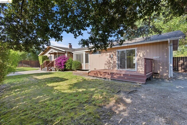 Building Photo - 1077 Bellamy Ct