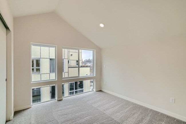 Building Photo - Immaculate Newer Construction - 3 Bed 2 Ba...