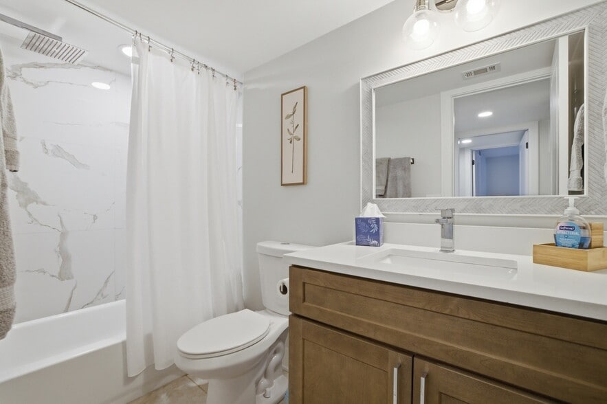 Building Photo - 12521 Kelly Sands Way