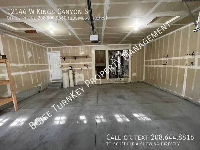 Building Photo - 12146 W Kings Canyon St
