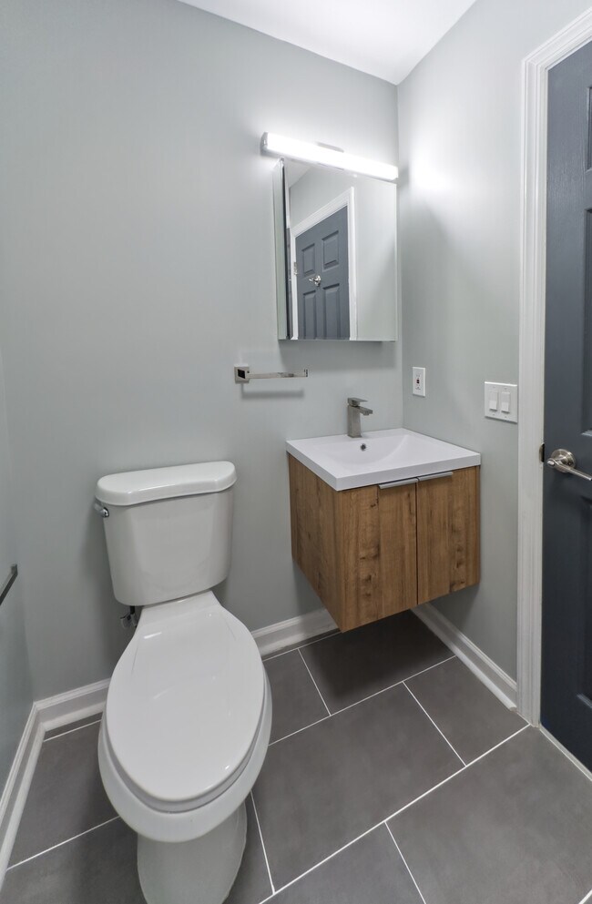 Building Photo - 1001 Garfield Ave