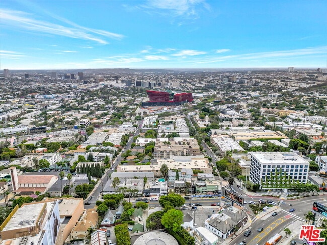 Building Photo - 1010 Palm Ave