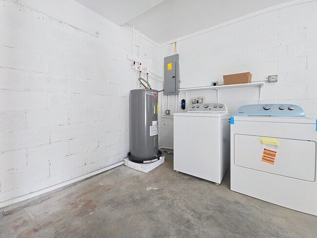 Building Photo - 1035 15th Ave S