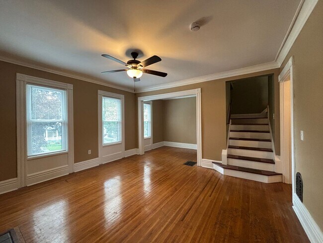 Building Photo - 27 Vick Park B
