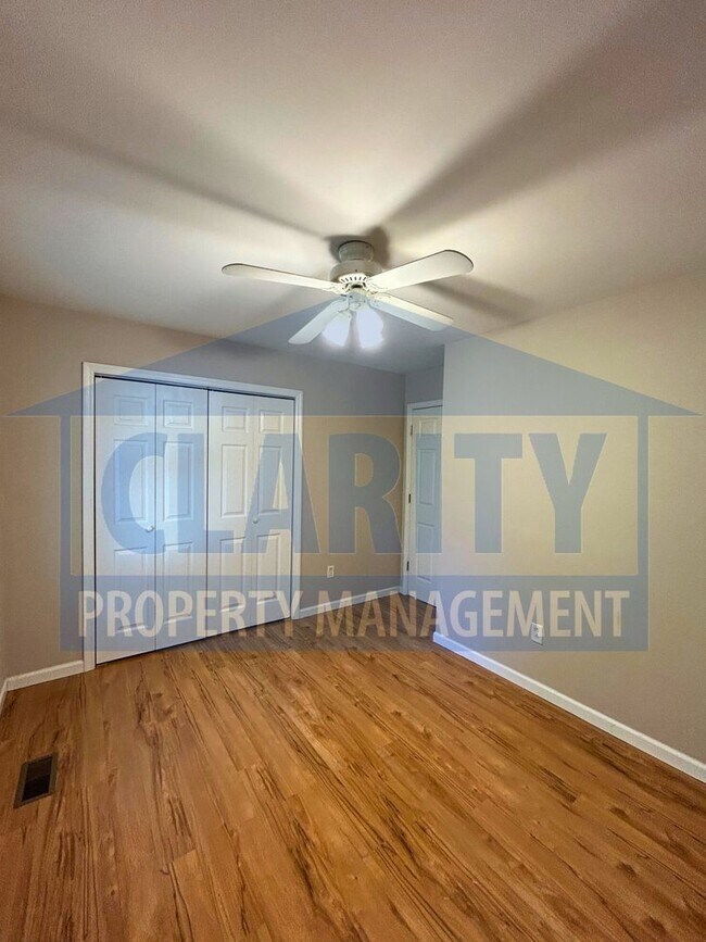 Building Photo - Three bedroom ranch-style home!