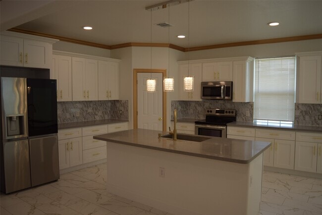 Building Photo - 445 County Rd 5102J