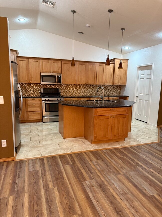 Building Photo - 7940 E Constant Pl