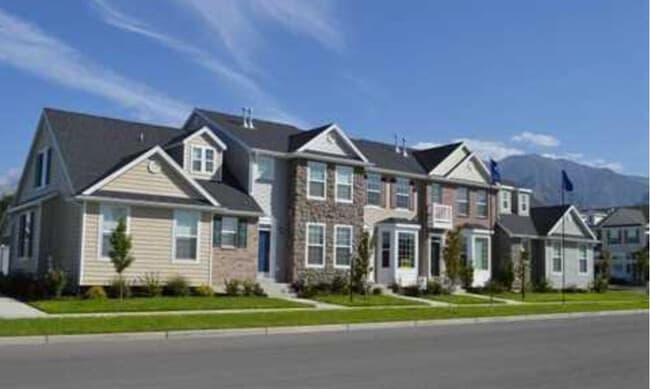 Primary Photo - 2 Bed/1.5 Bath Townhouse in Provo
