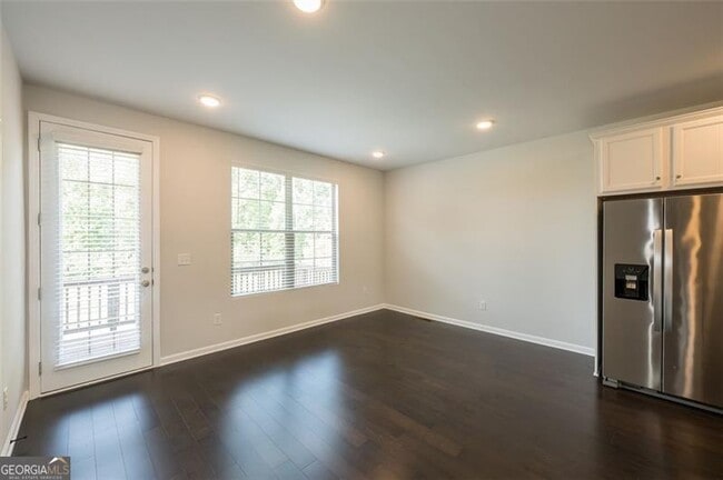 Building Photo - 2182 Talmai Dr