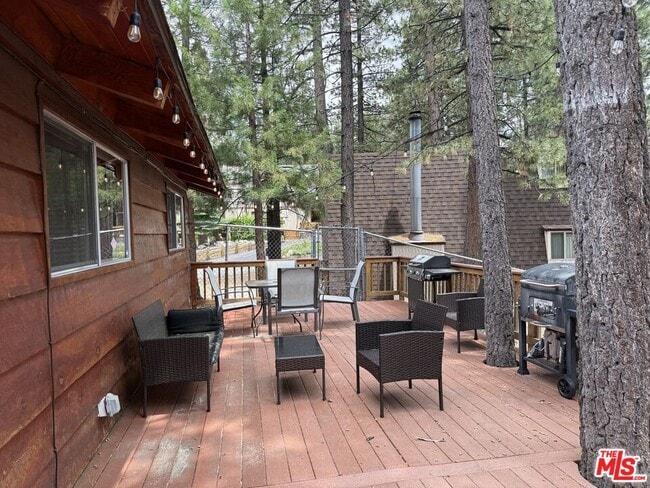Building Photo - 42995 Sunset Dr