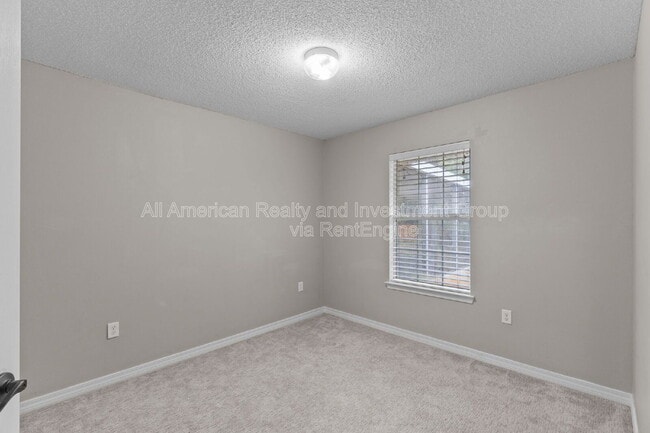 Building Photo - 917 Lajolla Ln