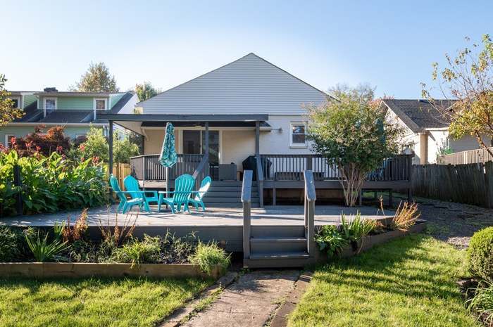 Spacious backyard and patio - 939 Seymour Ave
