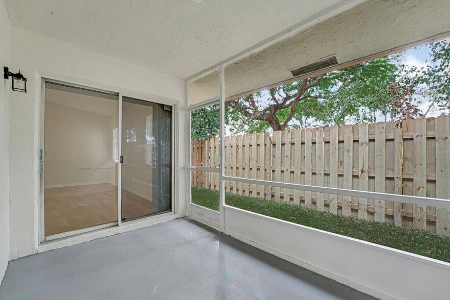 Building Photo - 13730 Sunflower Ct