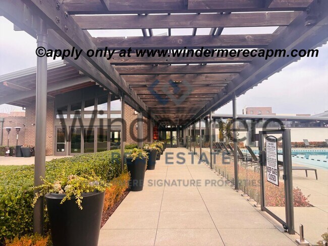 Building Photo - Modern Living in the heart of McKinley Village!