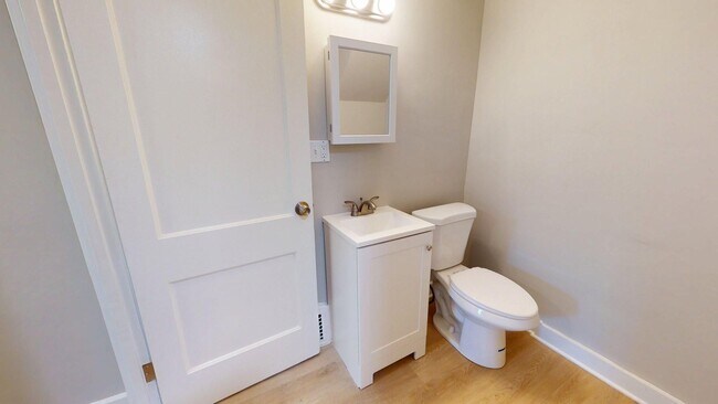 Building Photo - South Euclid Beauty - 3 bedroom Single Fam...