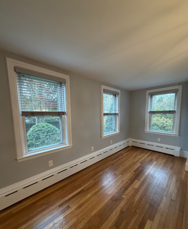 Building Photo - 148 Russells Mills Rd