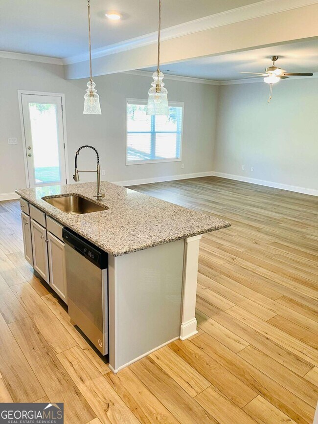 Building Photo - 3030 Westgate Park Dr