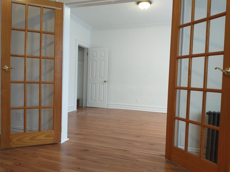 Main - BR - 276 Oriental Pl