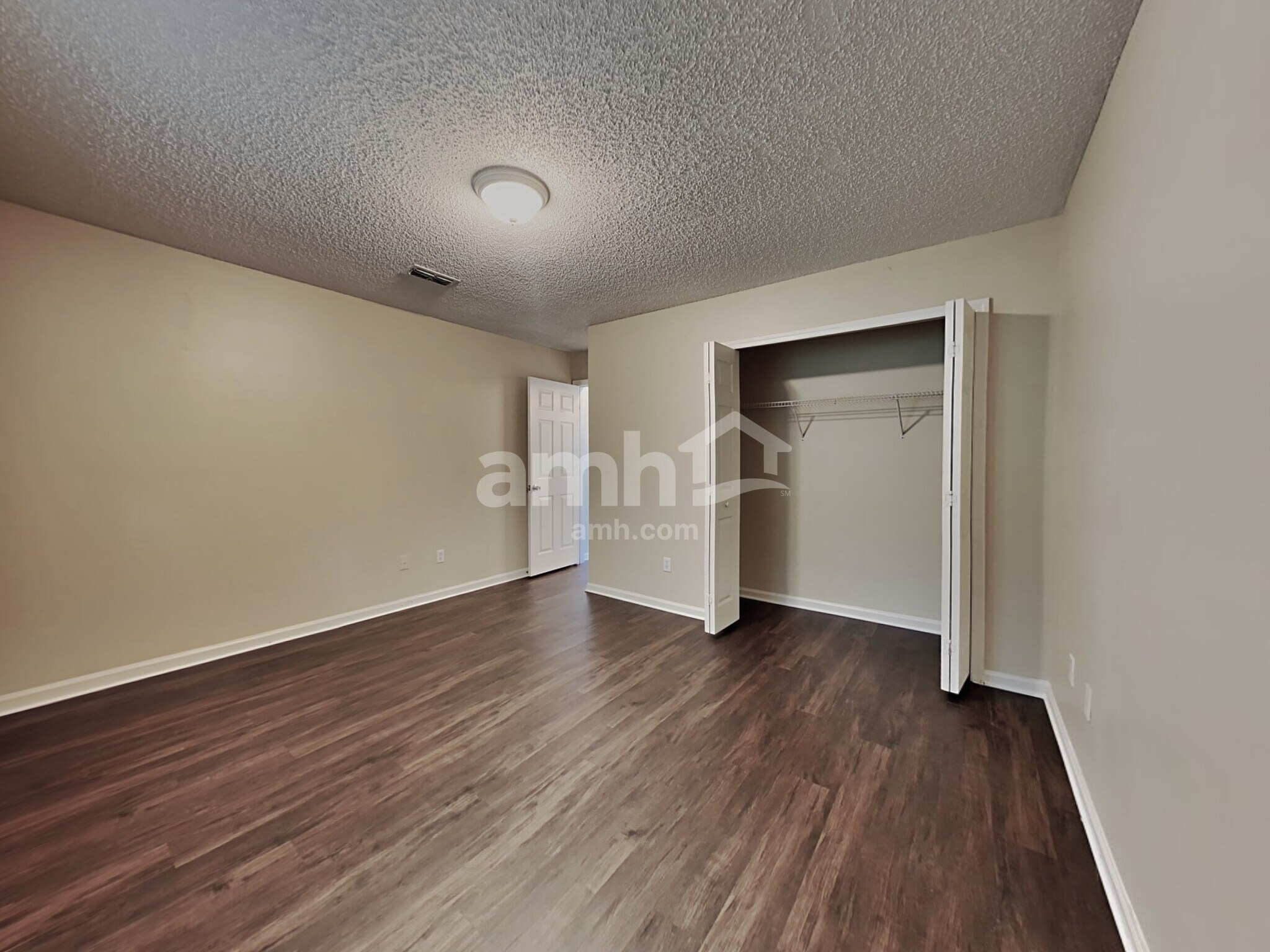 Building Photo - 357 Maplewood Dr