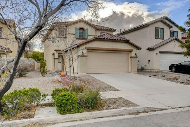 Building Photo - Totally Updated Solar Powered 4 Bedroom! Bedroom and Bath Downstairs!