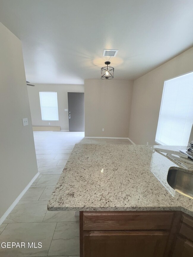 Building Photo - 4640 Vesta Loop Ct