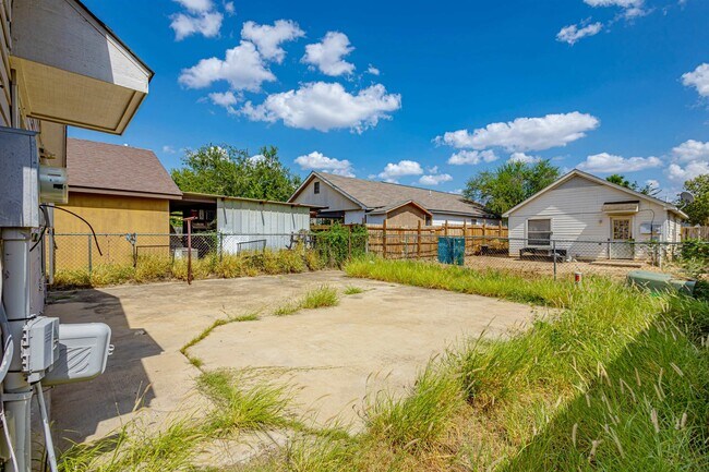 Building Photo - 509 Hopi Dr
