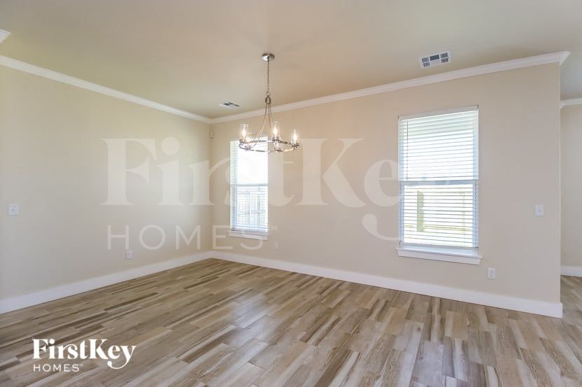 Building Photo - 847 Acorn Bnd