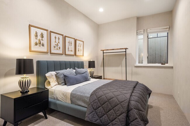 Building Photo - 75 Glen Eagle Dr