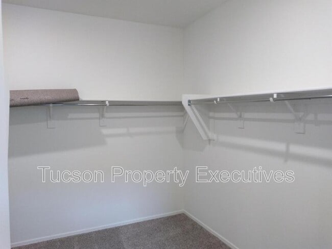 Building Photo - 10683 W Dickerson Dr