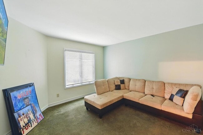 Building Photo - 5 Waterview Ct