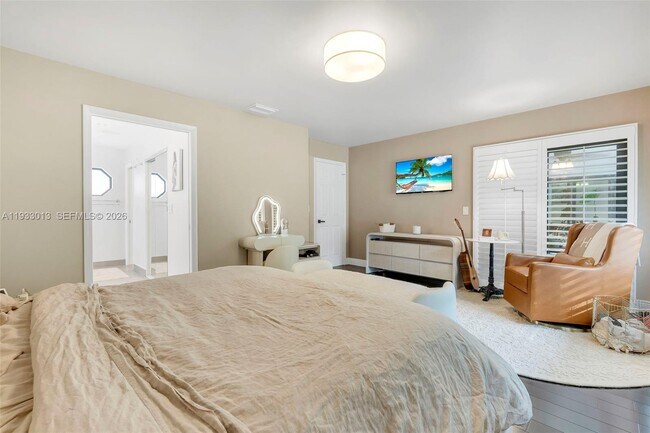 Building Photo - 1583 Eastlake Way